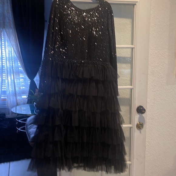 MAC DUGGAL SEQUIN BODICE LONG SLEEVE RUFFLE TIERED BLACK MIDI DRESS  sz 16 - Picture 7 of 8